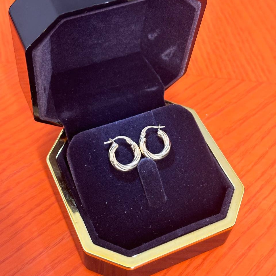 Round earrings