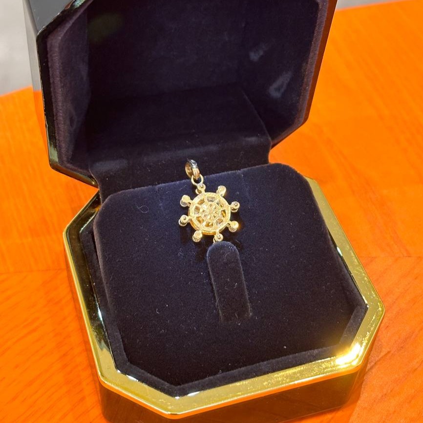 Rudder charm