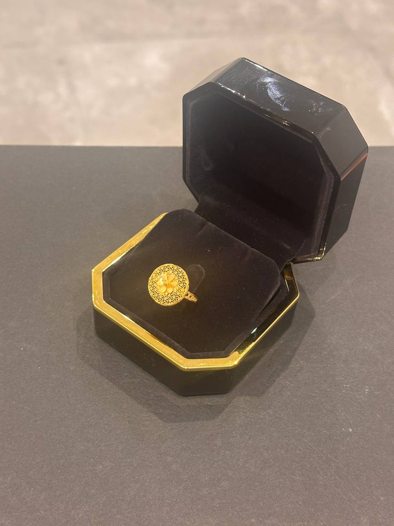 Circle flower ring