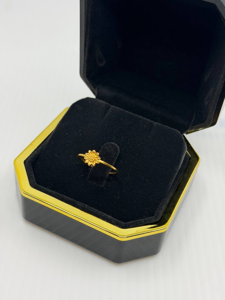 Sunflower ring
