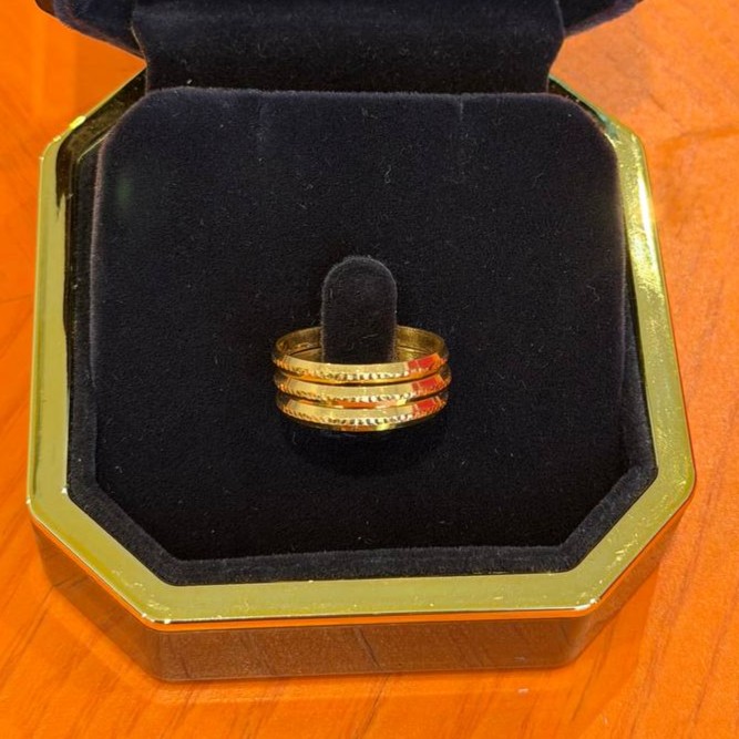 Dotted ring (Marami)