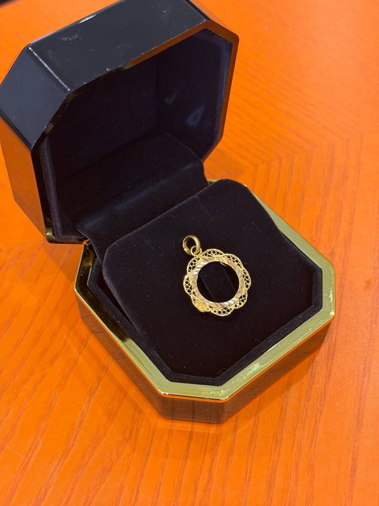 Quarter lira frame