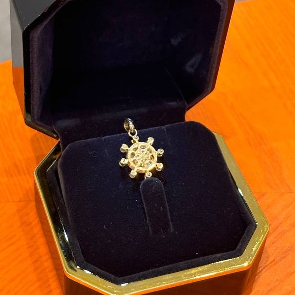Rudder charm
