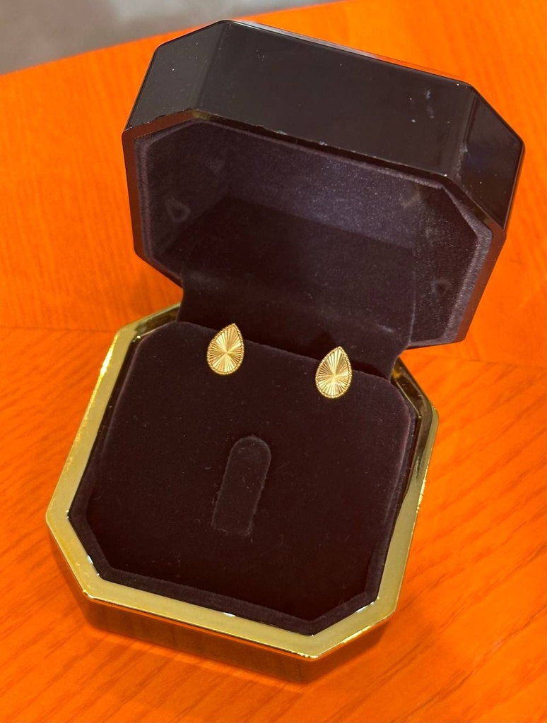 Drop earrings