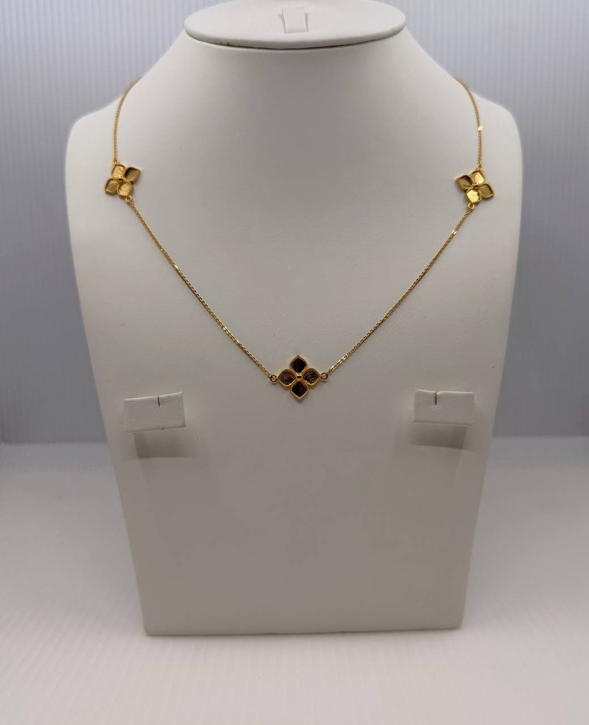 Clover necklace