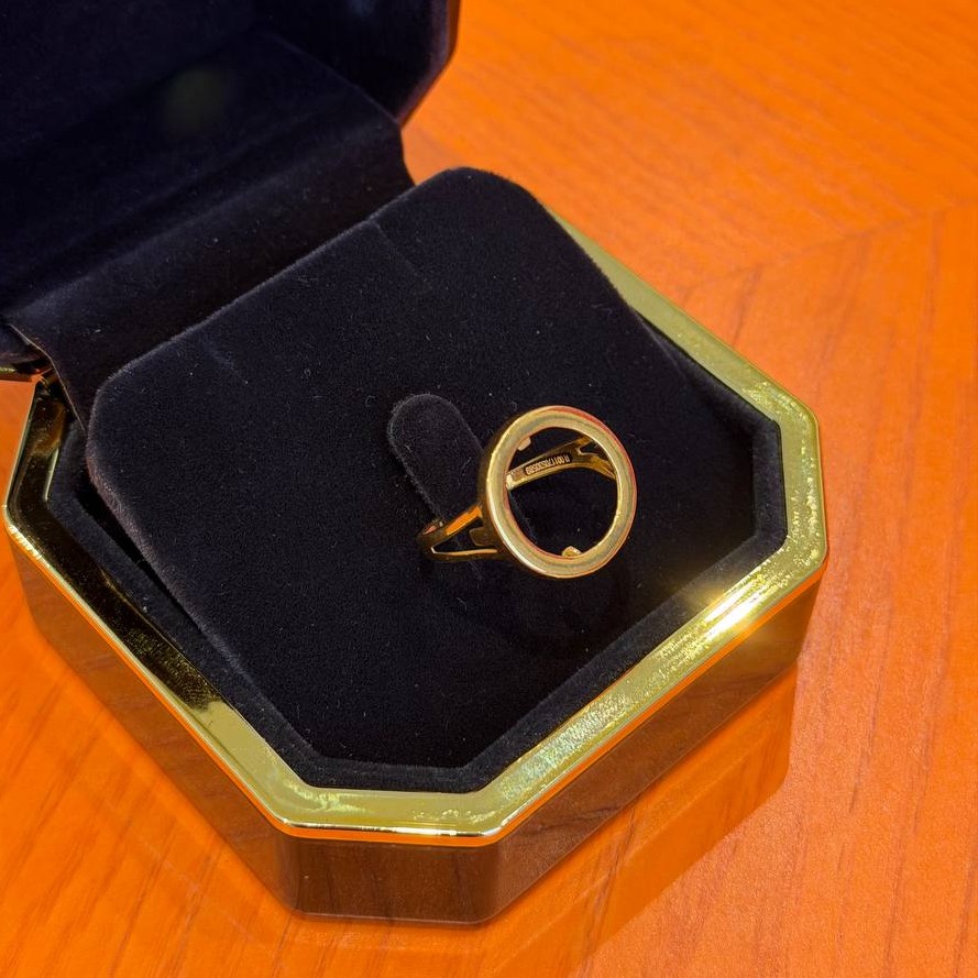 Quarter lira ring frame