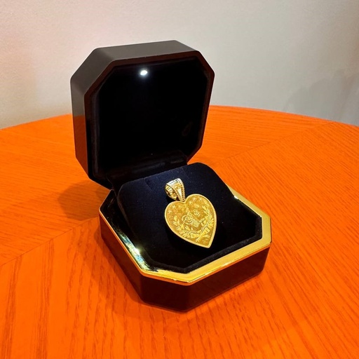 Half quintuple heart necklace