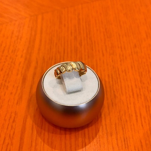 Croissant ring