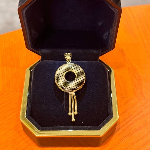 Big circle charm