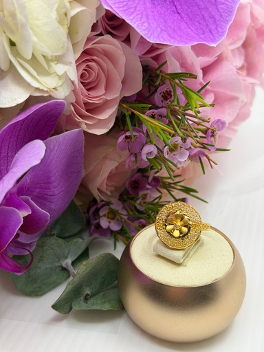 Circle flower ring