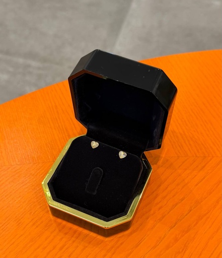 Solid heart earrings